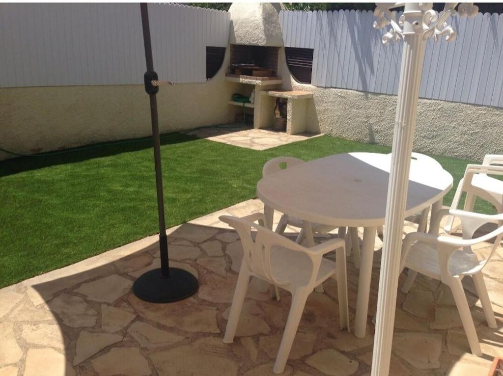 Сasa de vacaciones House With Pool / Garden / Bbq