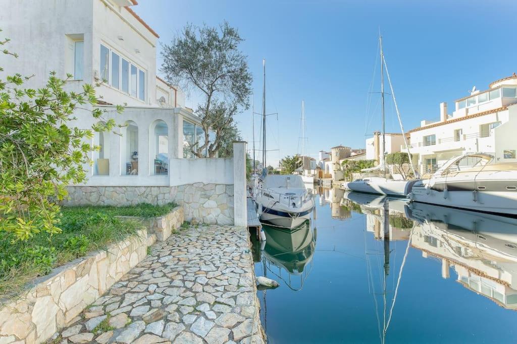V020 - Puerto Primero Holiday home Empuriabrava