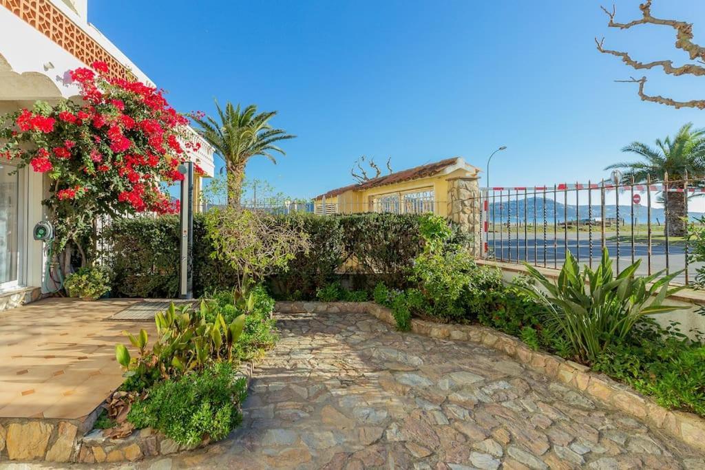 V020 - Puerto Primero Holiday home *