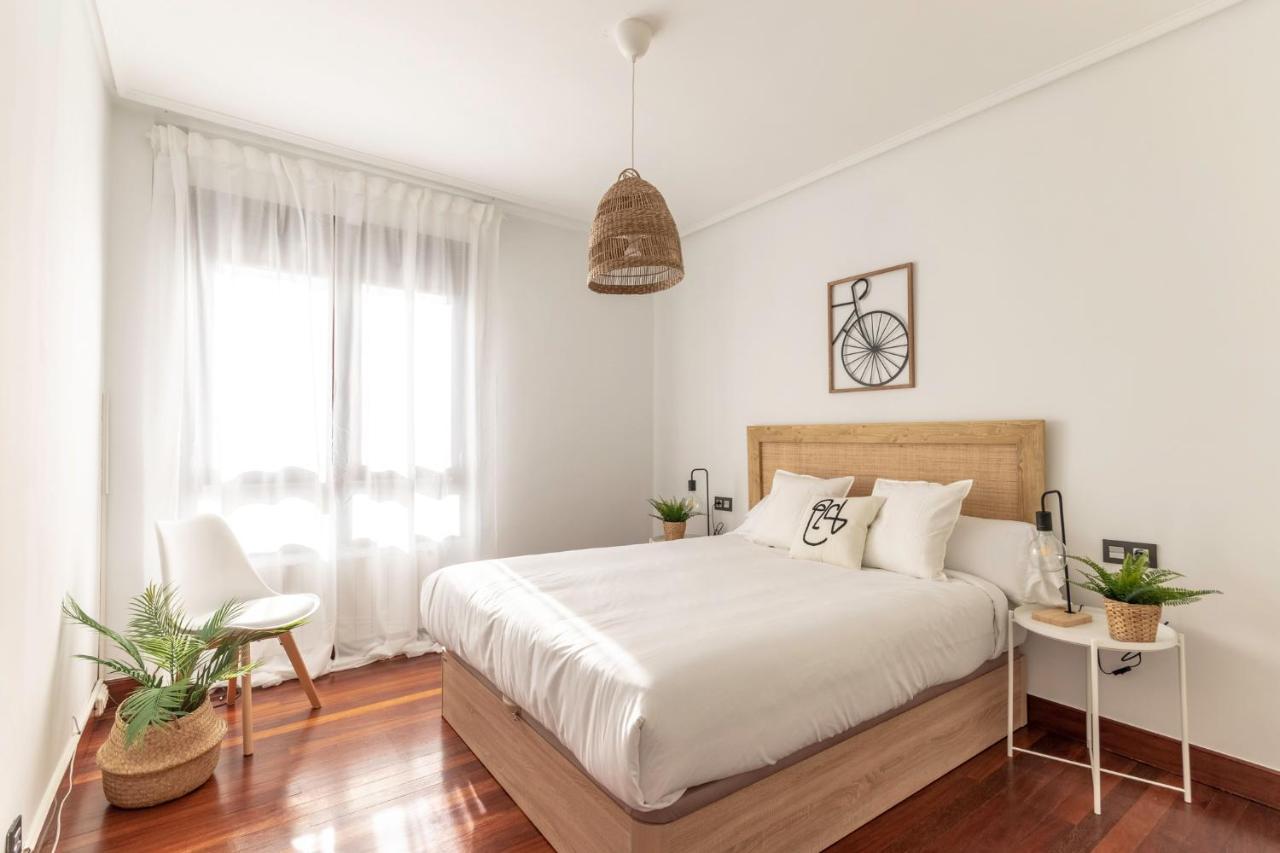 Apartamento Amplio, Muy Luminoso Y En El Centro De Sopelana