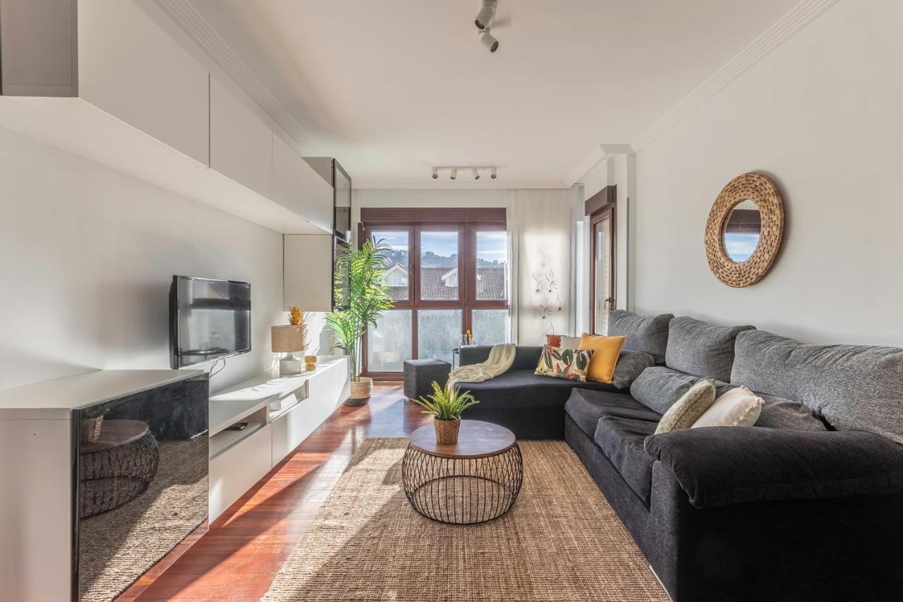 Amplio, Muy Luminoso Y En El Centro De Apartamento