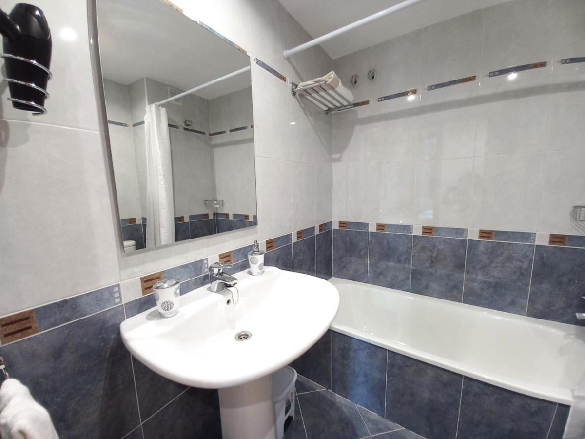 Apartment Bpirineos-parque Tilos 2 *