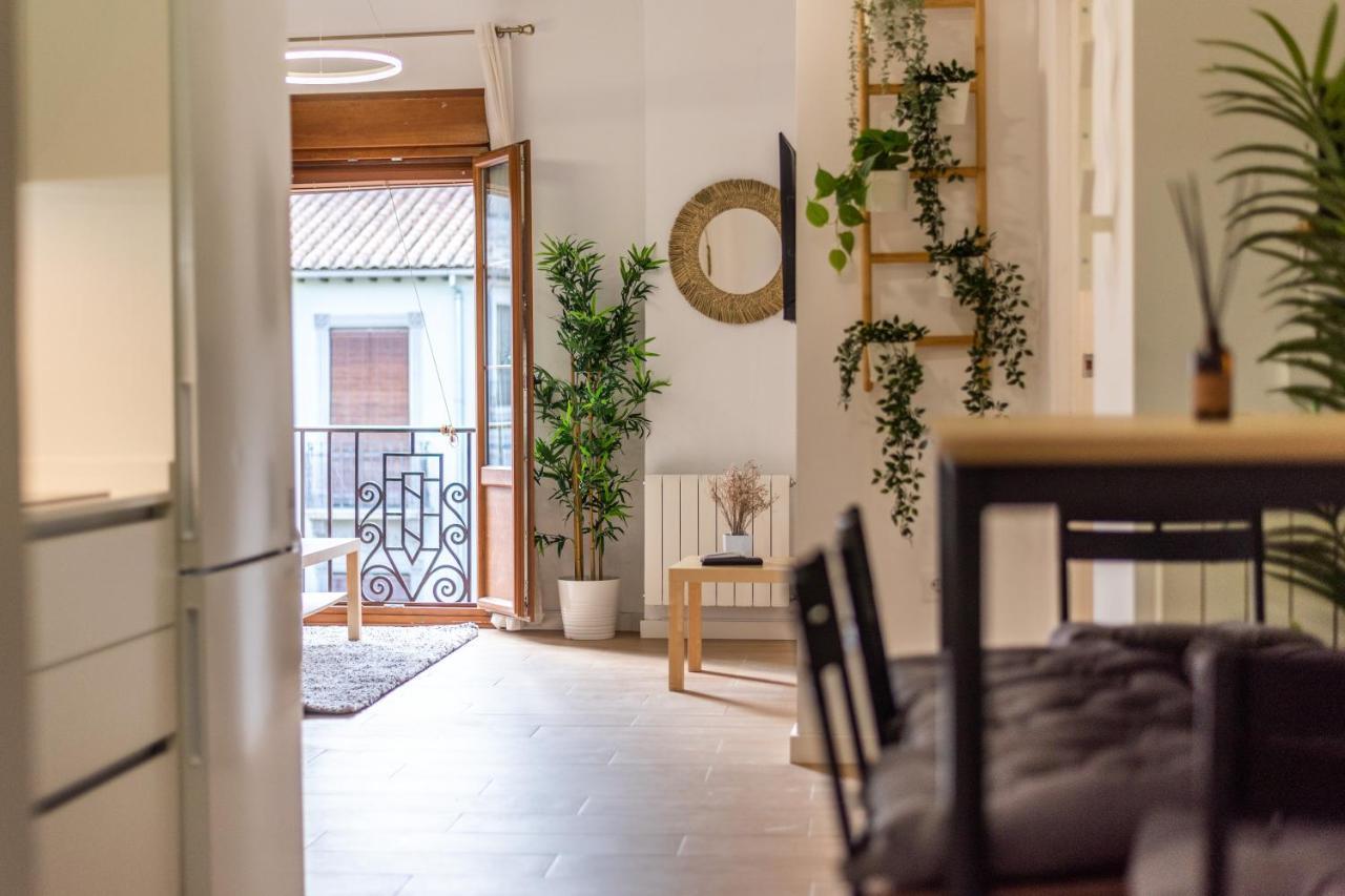 Tuguest Plaza Pescaderia - Catedral Apartment