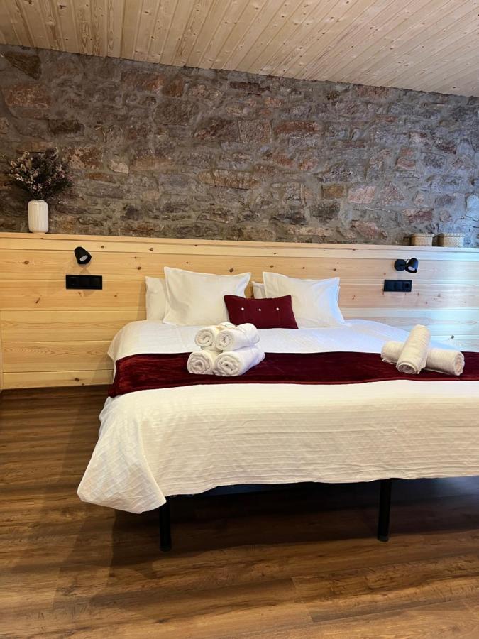 Fonda Peremiquel * Castellar De N'Hug