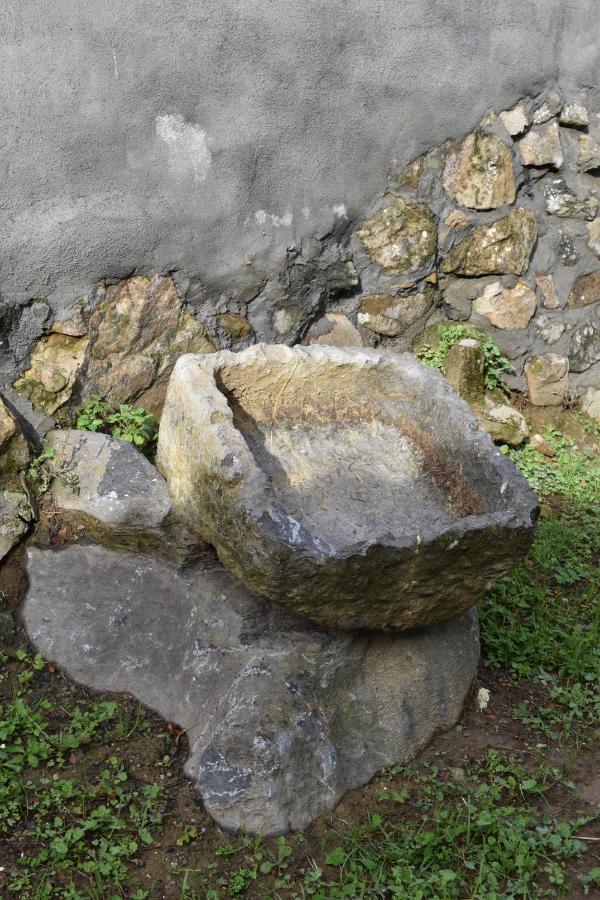 La Antigua Cuadra: Rustic Stone With Garden And River Access * Ramales de la Victoria
