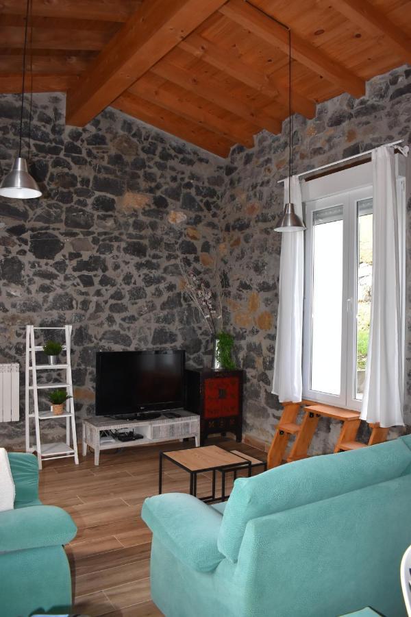 Apartment La Antigua Cuadra: Rustic Stone With Garden And River Access *