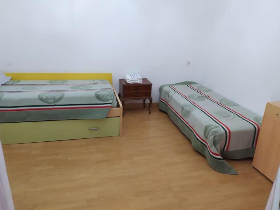 Amplio Piso En Centro Con Balcon