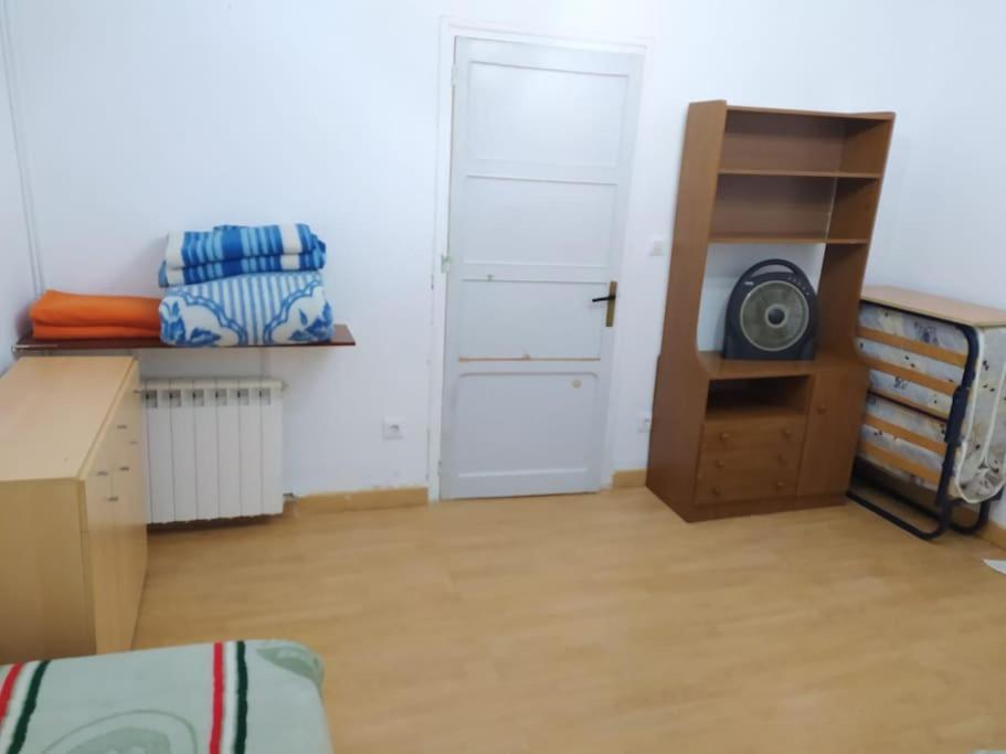 Apartment Amplio Piso En Centro Con Balcon Cuenca (Castilla-La Mancha)