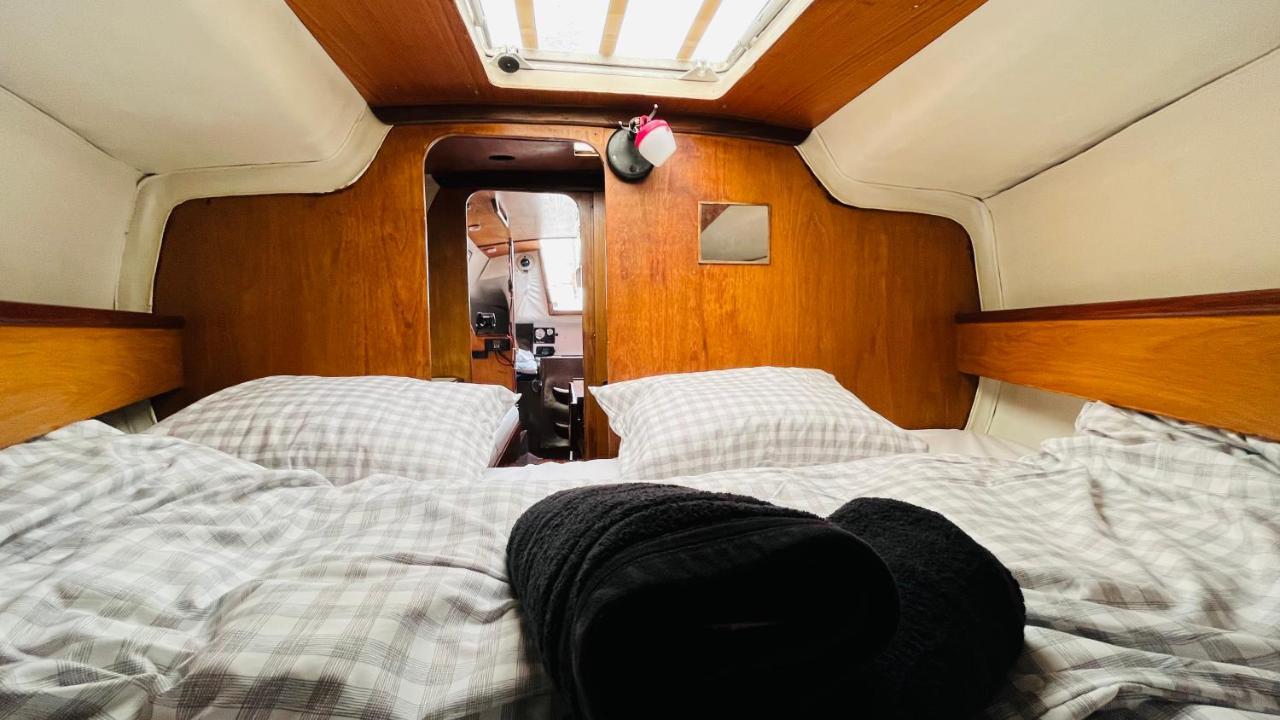 Cozy Sailing Boat Barcelona Botel