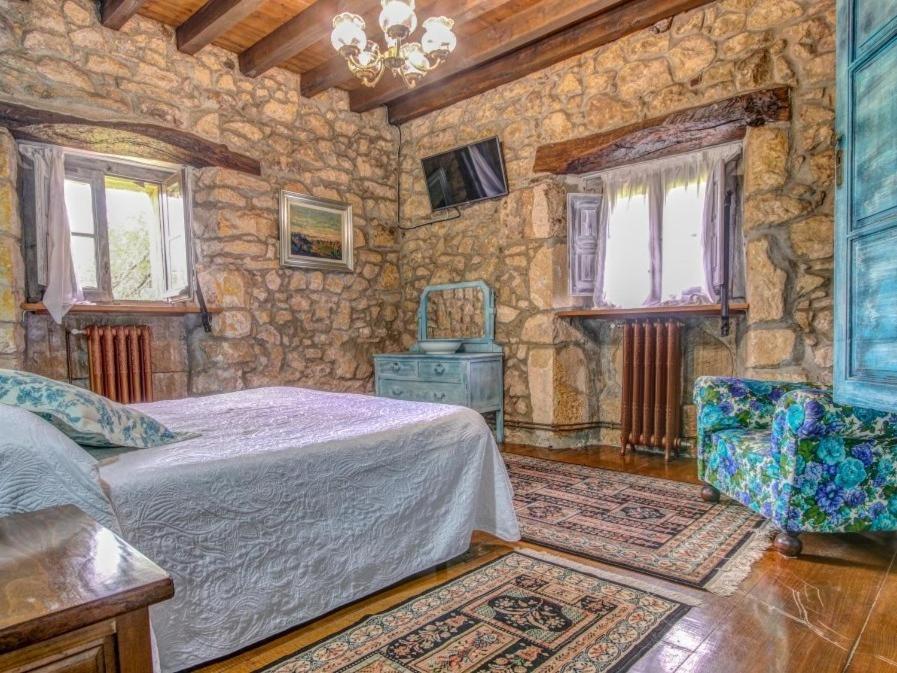 Casona Dos Lagos Hotel Villanueva (Cantabria)