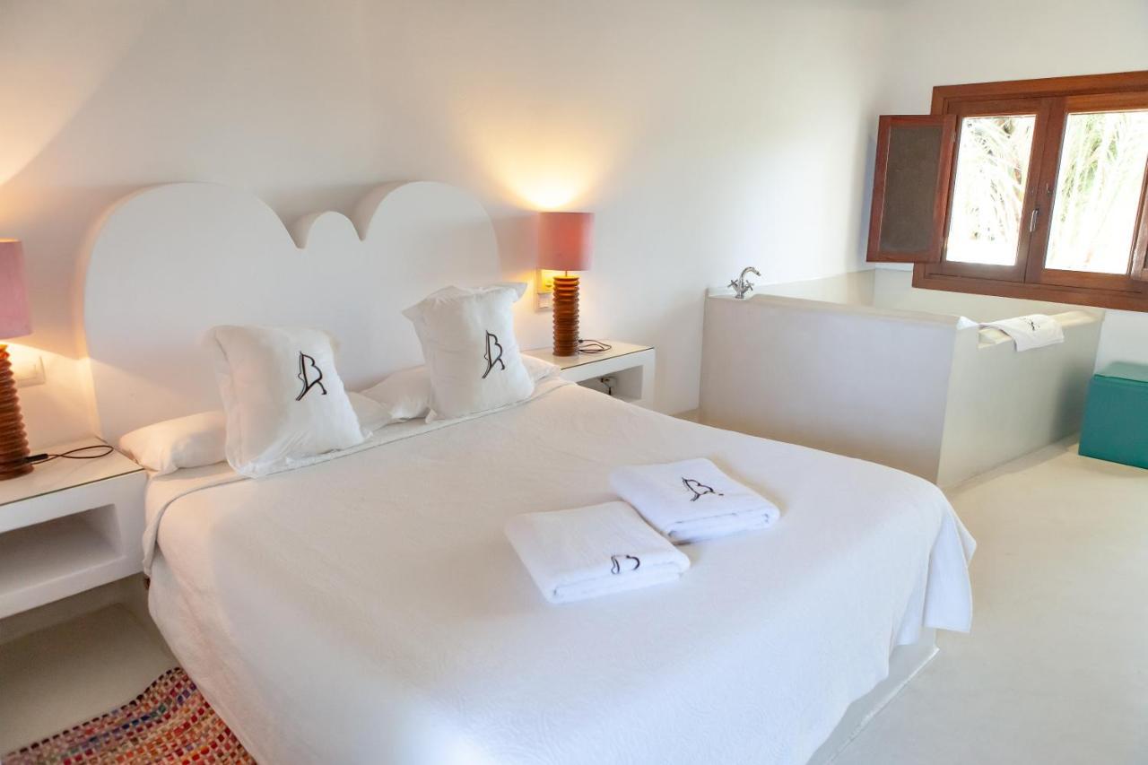 La Almendra Y El Gitano Hotel Agua Amarga (Almeria)