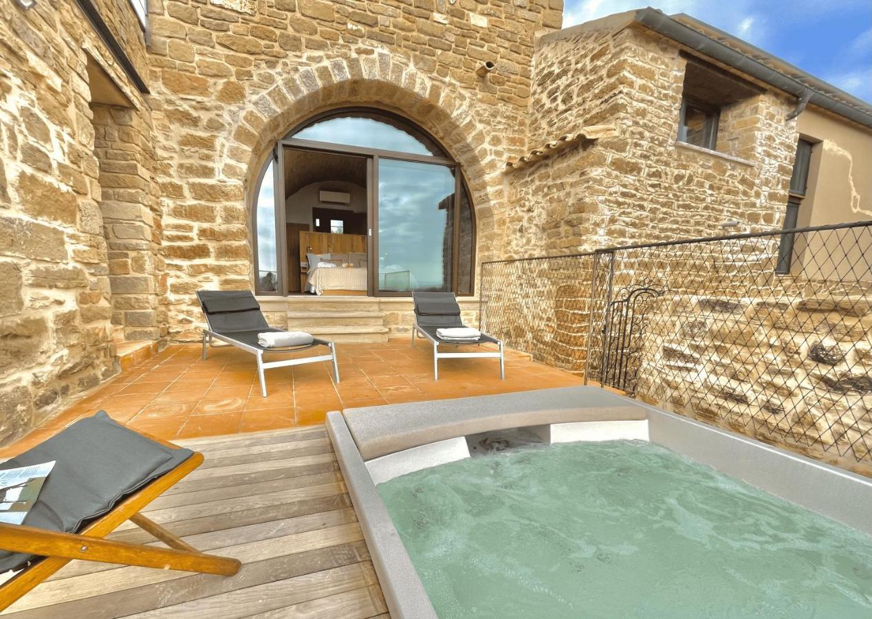 Torre Medieval De Queralt & Apartment