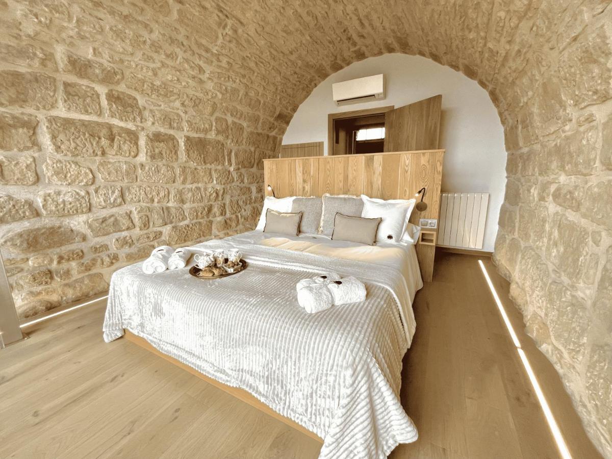 Torre Medieval De Queralt & Apartment Concabella