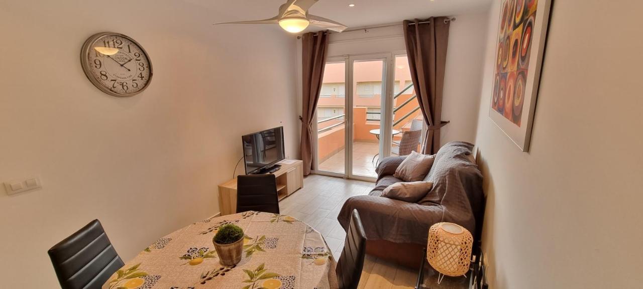 Paraiso: Beachfront Penthouse With Private Rooftop Pool * Vera