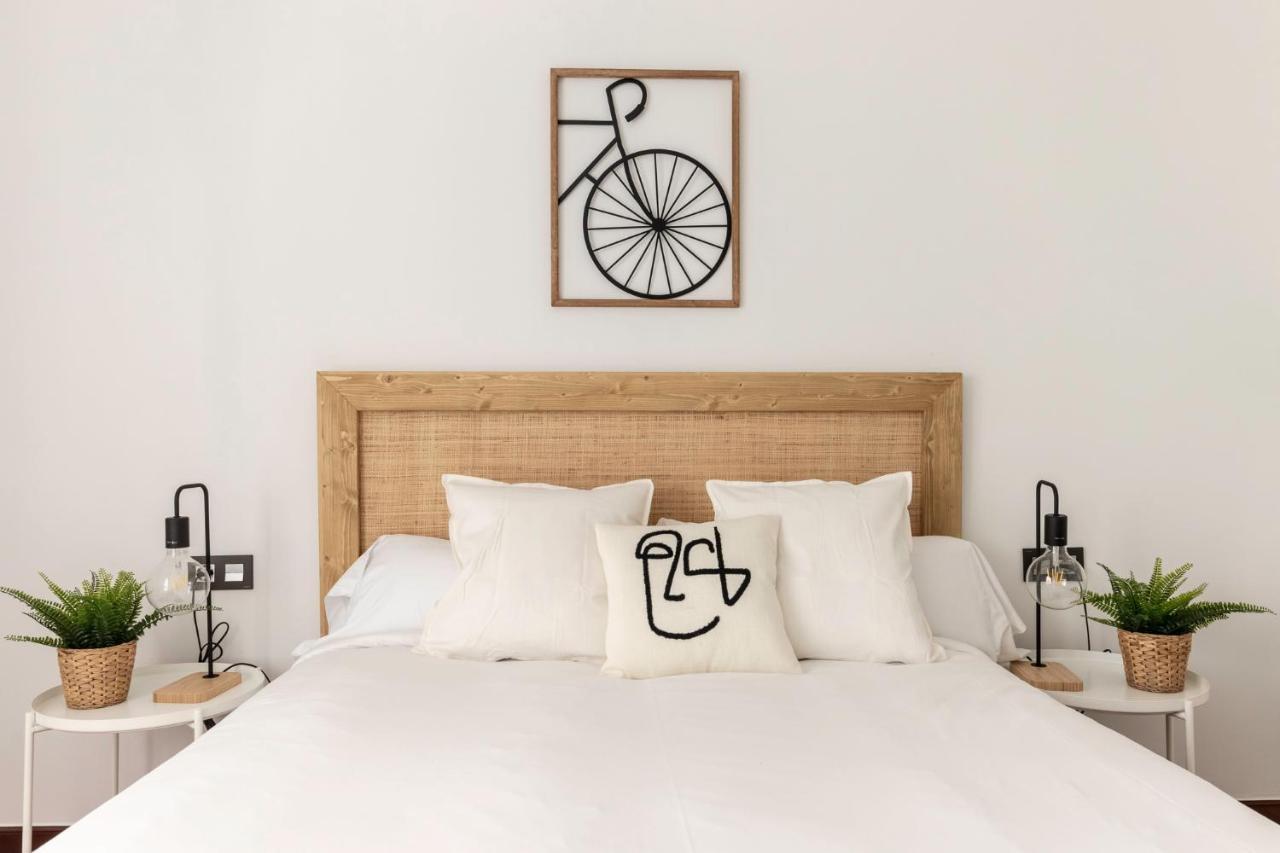 Amplio, Muy Luminoso Y En El Centro De Apartamento *