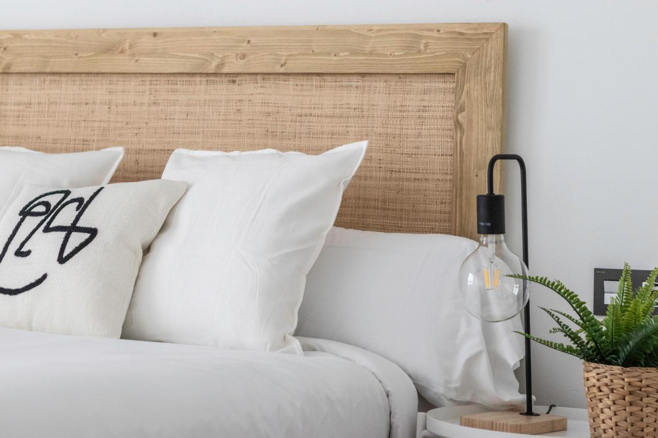 Amplio, Muy Luminoso Y En El Centro De Apartamento
