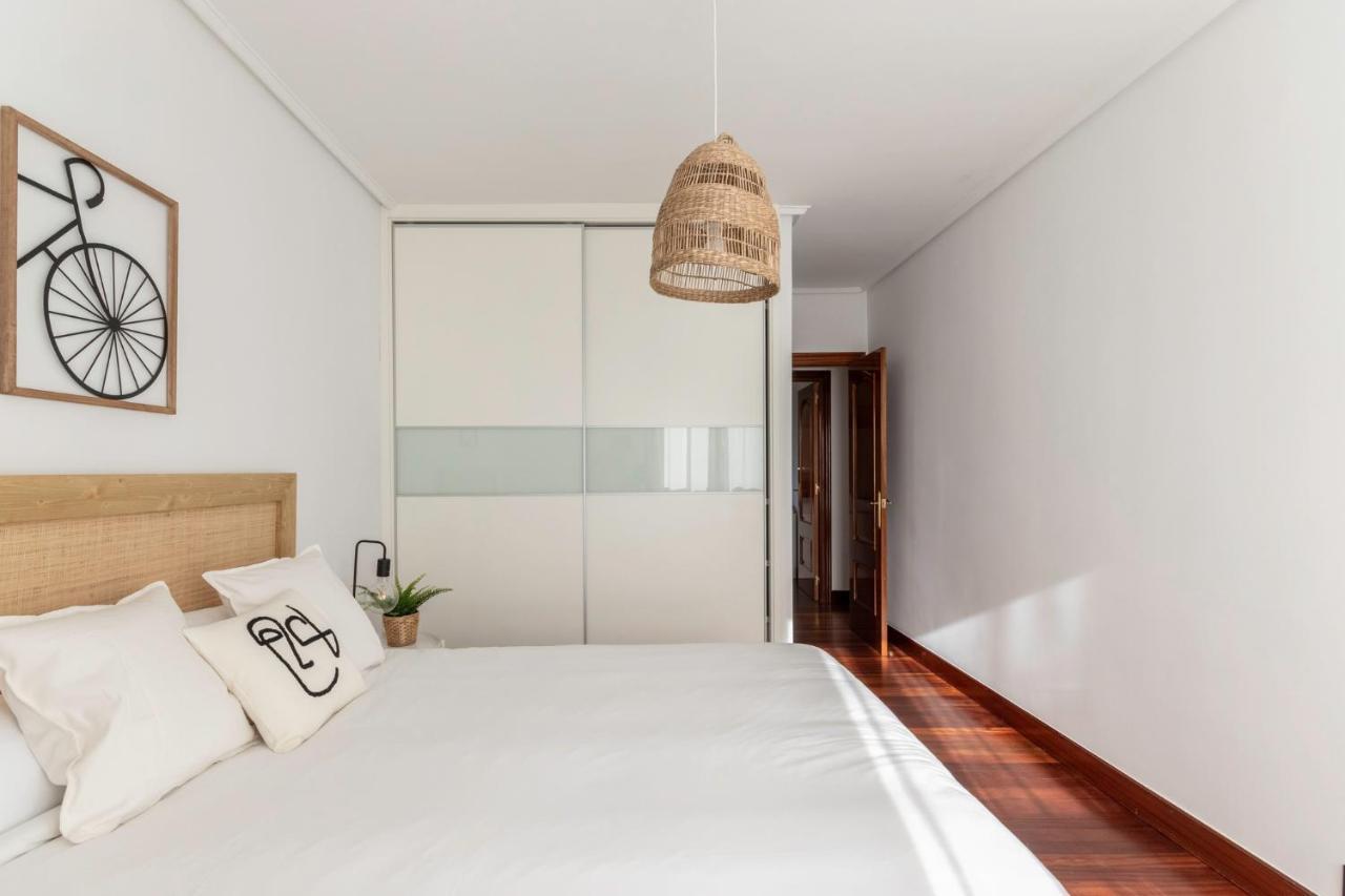Apartamento Amplio, Muy Luminoso Y En El Centro De Sopelana