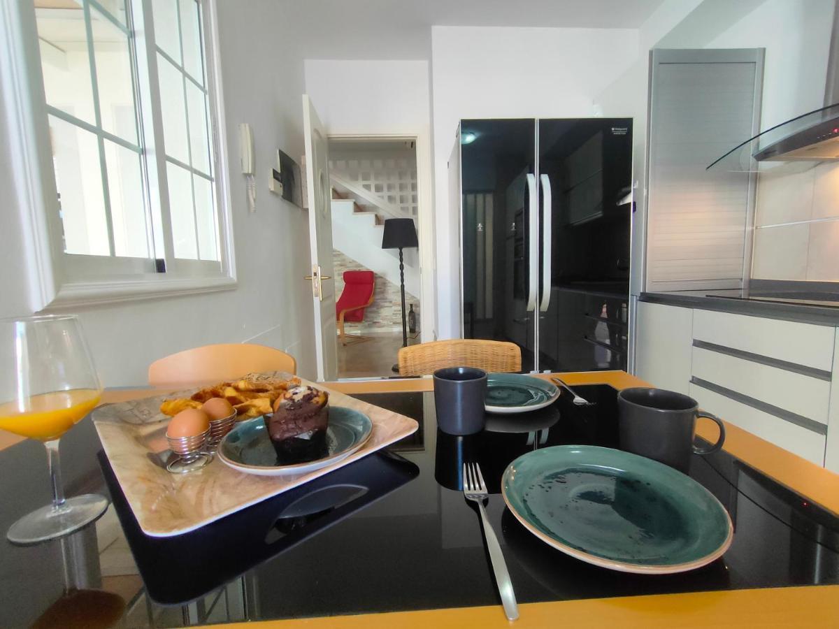 Modern House With Large Chill Out Terrace And Jacuzzi Apartamento *