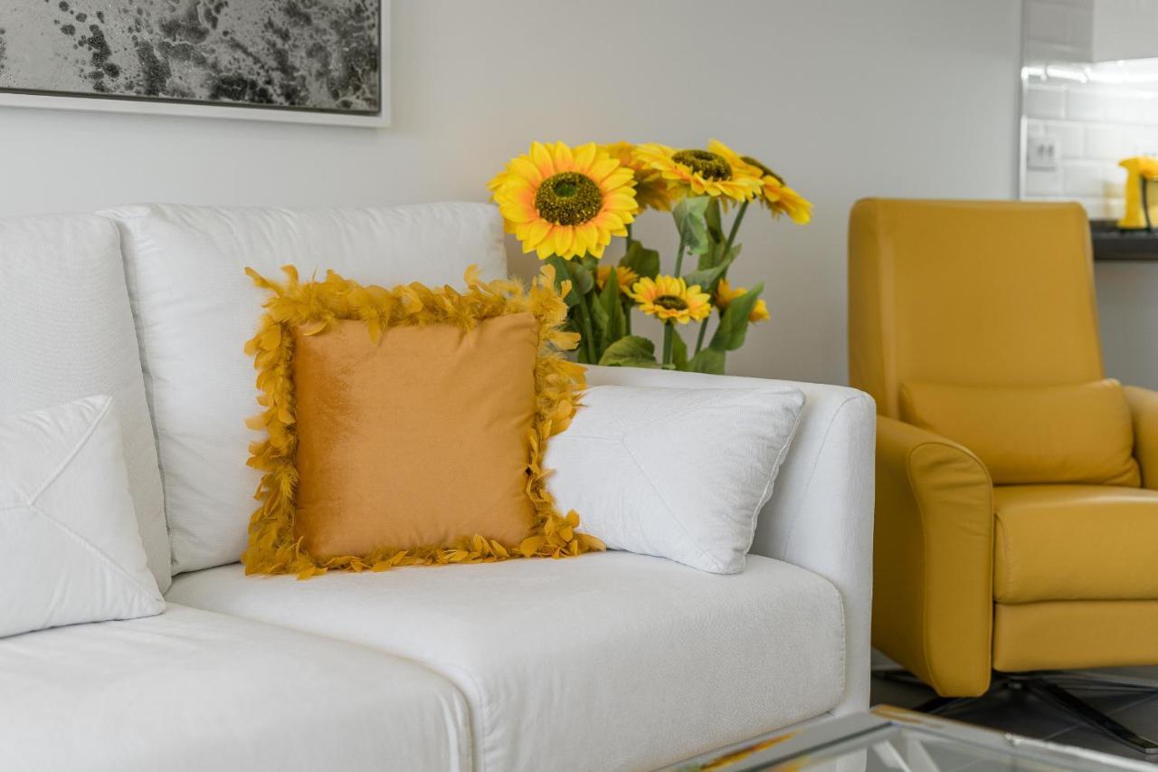 Buenavista Sunflower In Playa La Arena