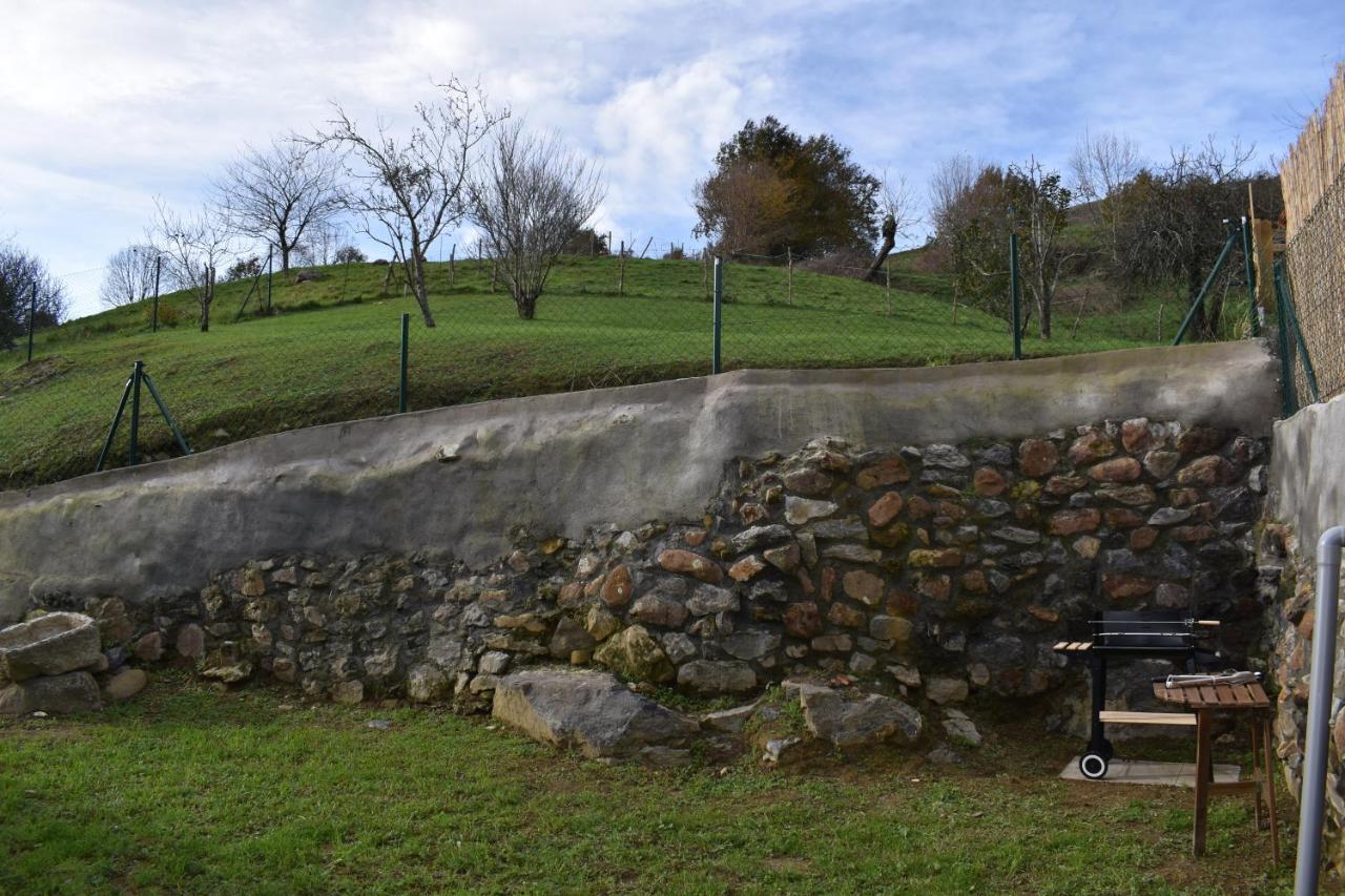Apartment La Antigua Cuadra: Rustic Stone With Garden And River Access Ramales de la Victoria