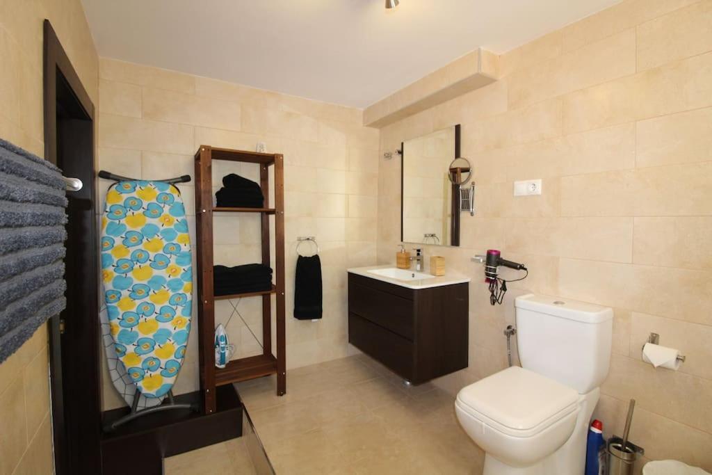 4 Bedroom, Luxury - Heated Pool Villamartin (Valencia)