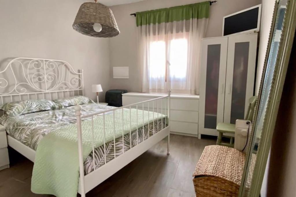 Mandres. Casa Con Jardin Y Piscina. Proximo A Puy Du Fou. Totanés