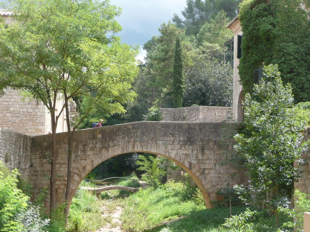 Little * Gerona
