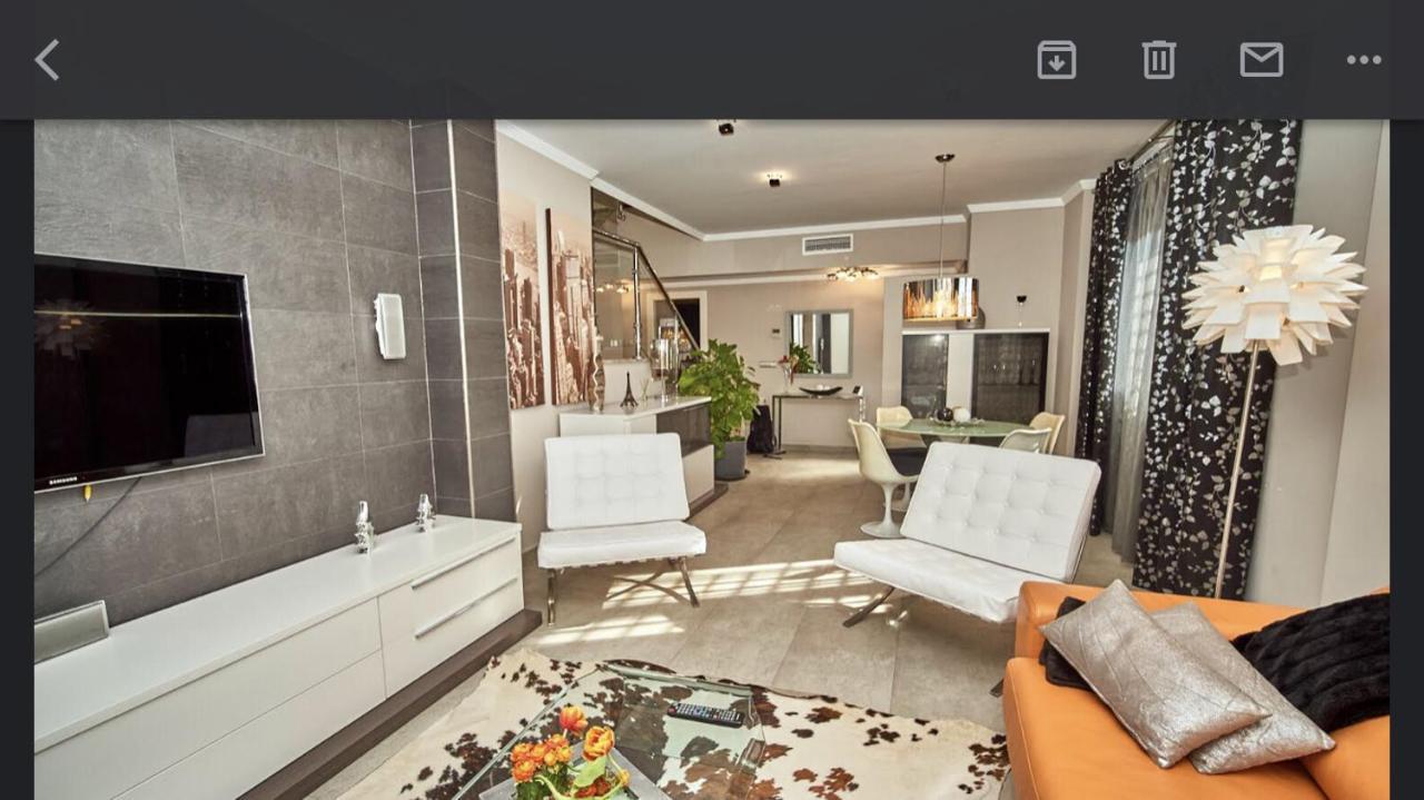 De Lujo Villa