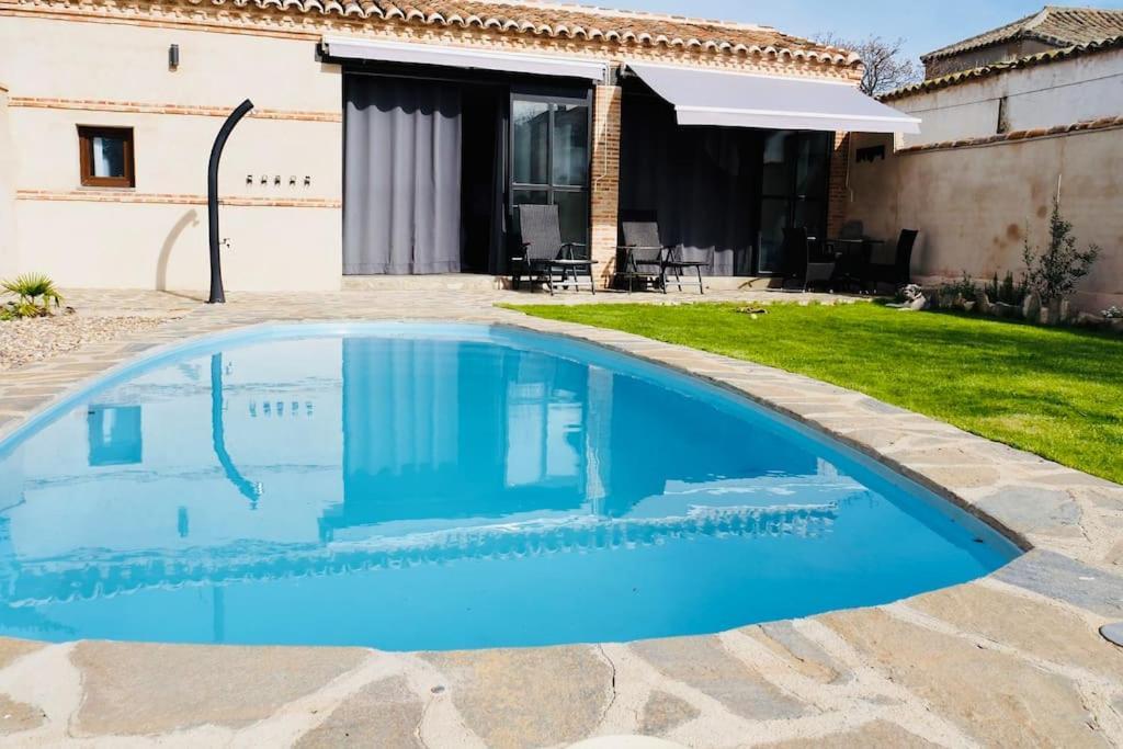 Apartamento Mandres. Casa Con Jardin Y Piscina. Proximo A Puy Du Fou. Totanés