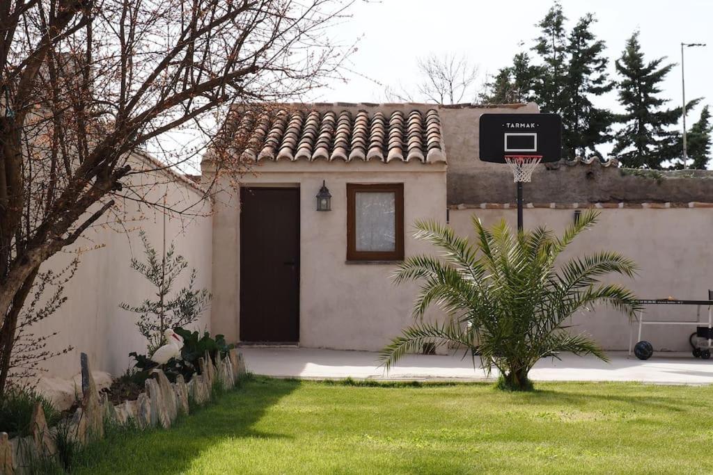 Apartamento Mandres. Casa Con Jardin Y Piscina. Proximo A Puy Du Fou. *
