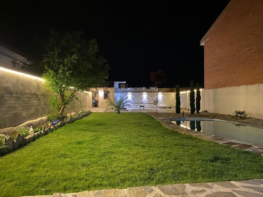 Apartamento Mandres. Casa Con Jardin Y Piscina. Proximo A Puy Du Fou. *
