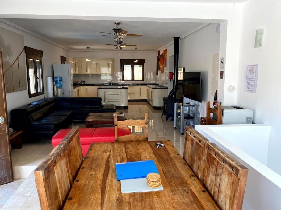 Villa 4 Bedroom, Luxury - Heated Pool Villamartin (Valencia)