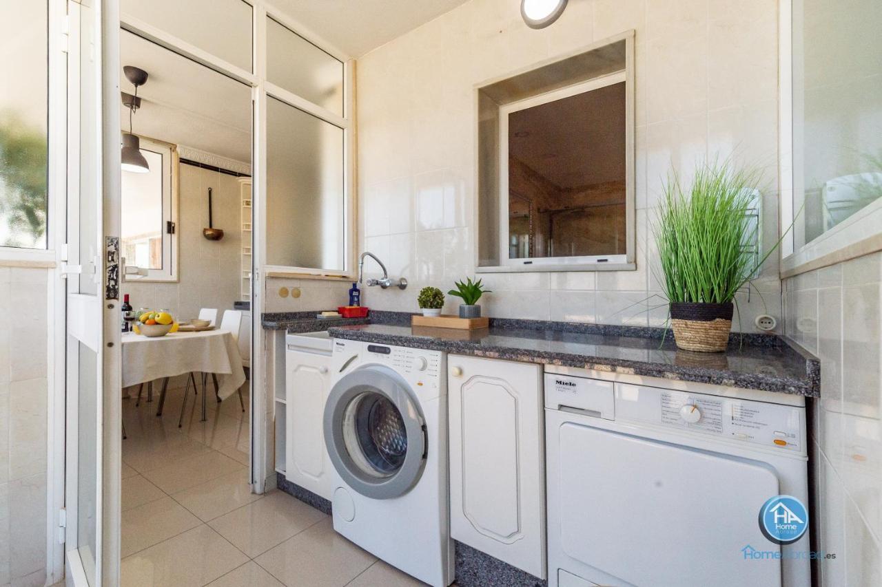 Super Exclusive With Free Parking Apartment