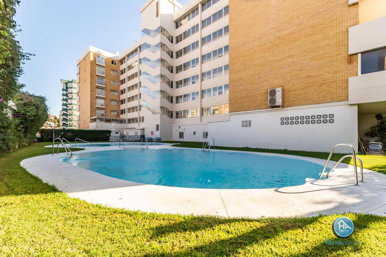 Super Exclusive With Free Parking Apartment *