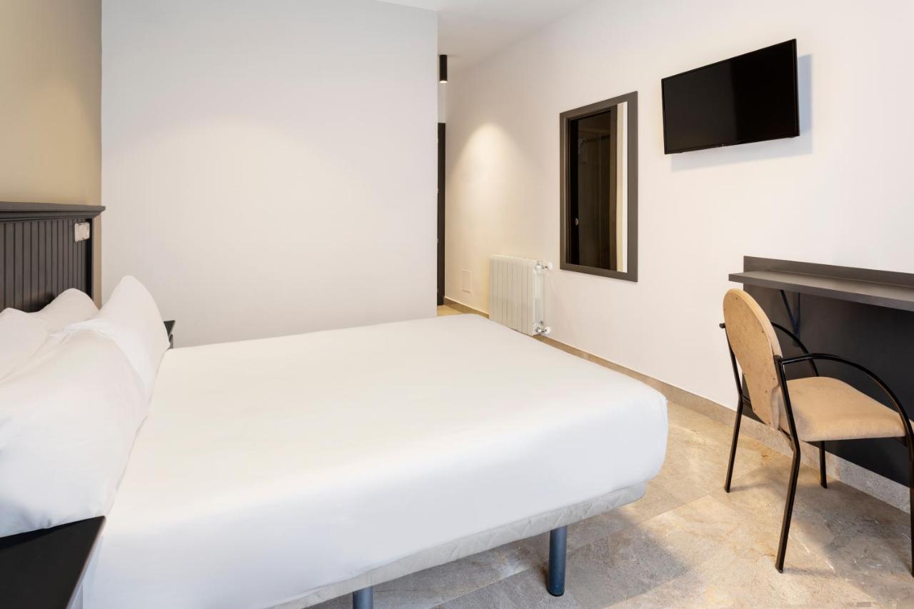 Victoria Hotel 3*