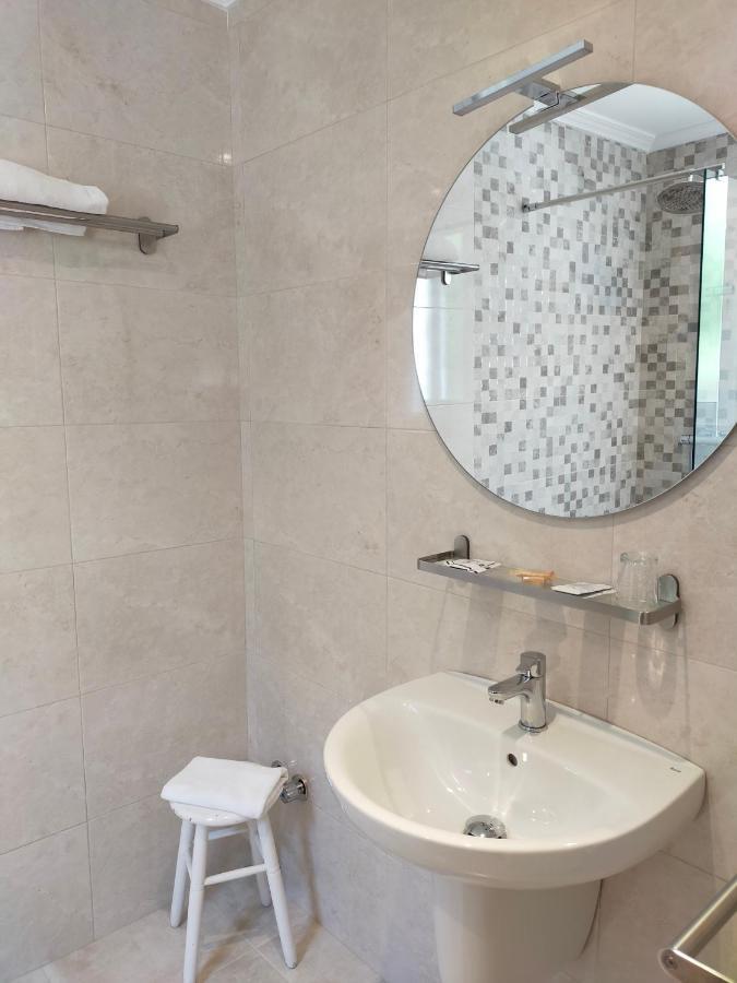 Rompeolas Hotel Baiona