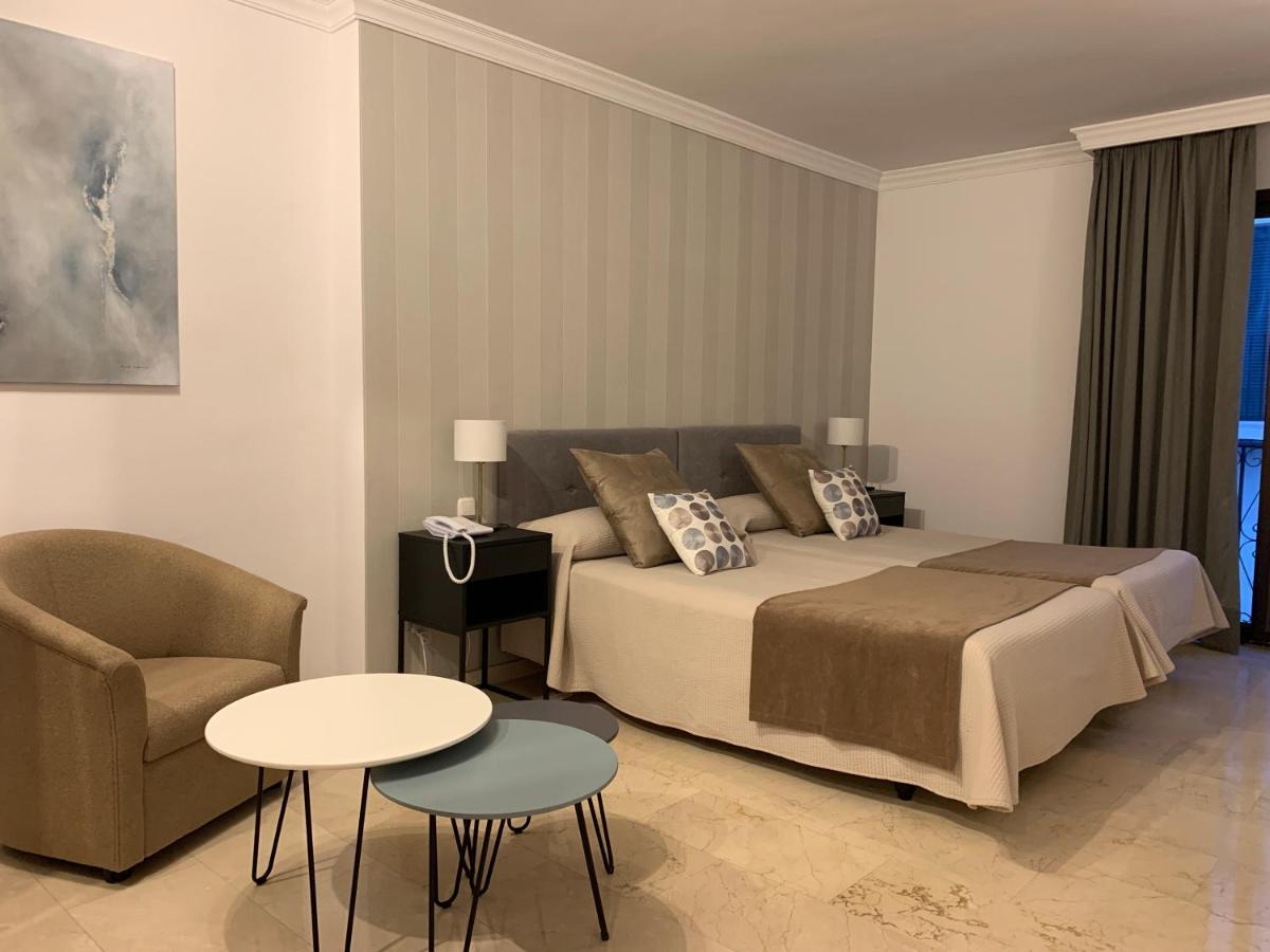 Aparthotel Benabola & Marbella