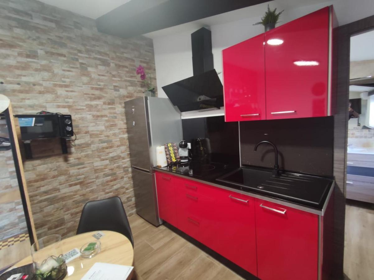Apartment La Zzinetina Con Jacuzzi