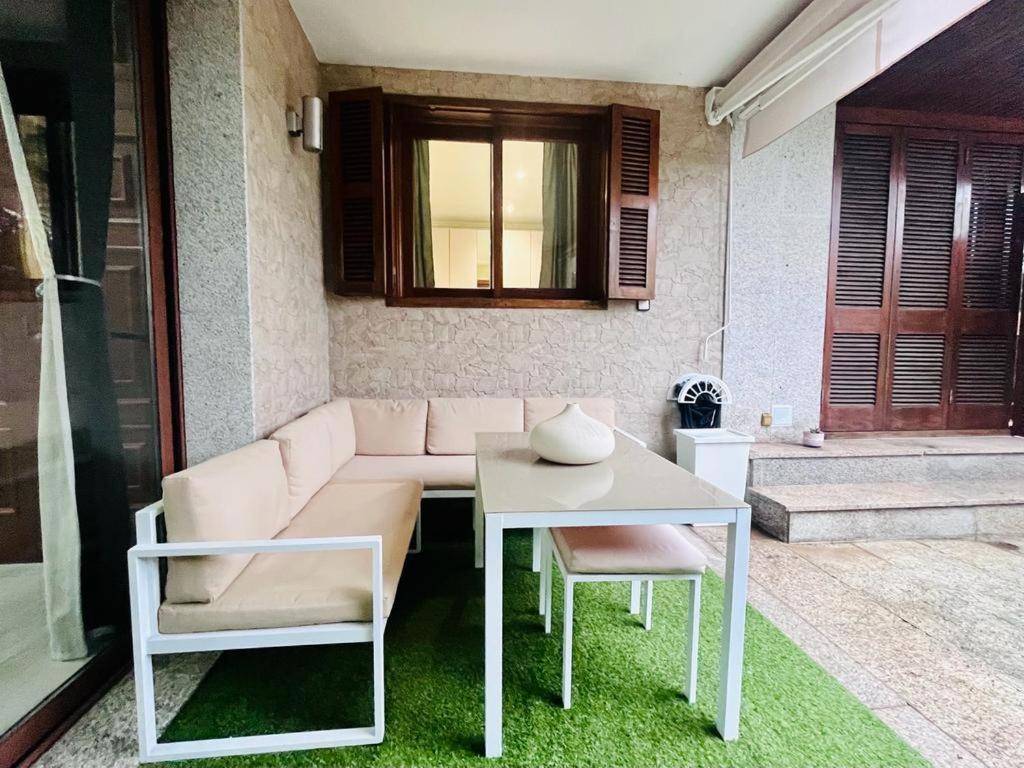 Adosado Con Terraza En Playa America, Apartment Nigran