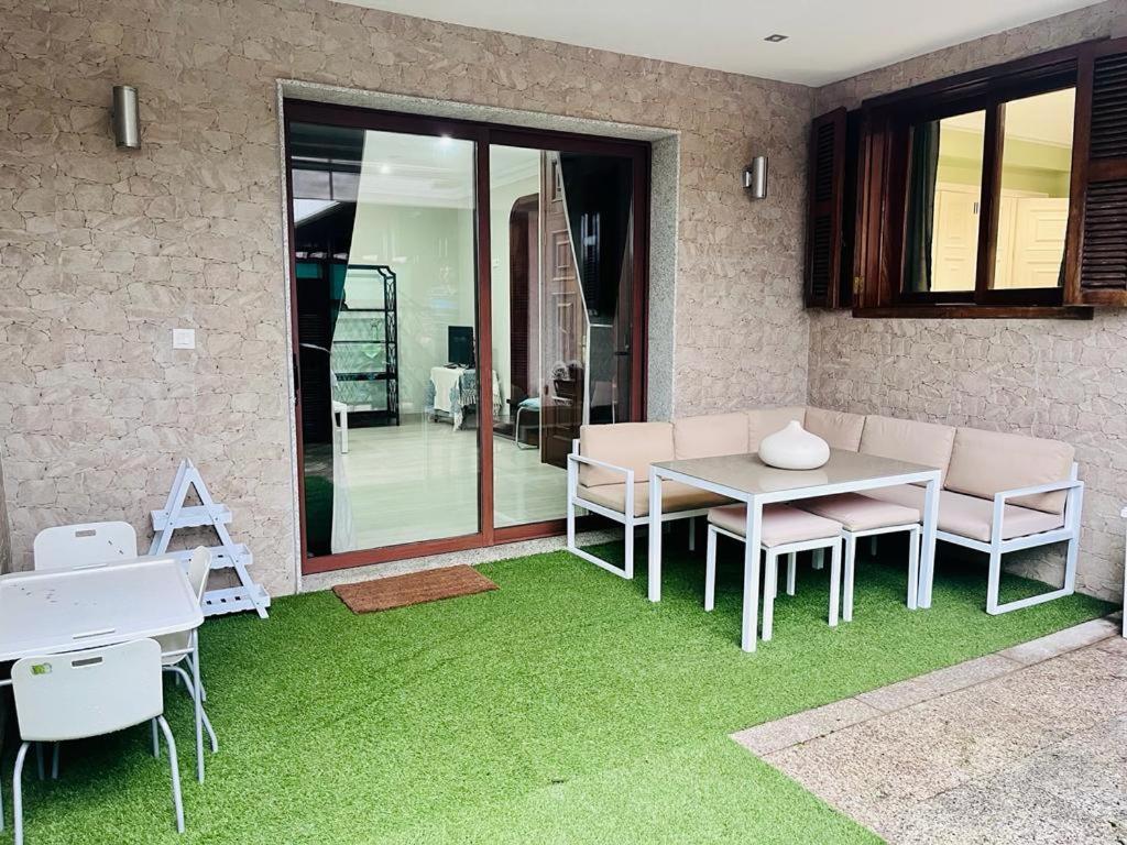 Adosado Con Terraza En Playa America, Apartment *