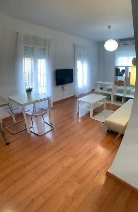 Apartamento Luminoso En Totalmente Climatizado *
