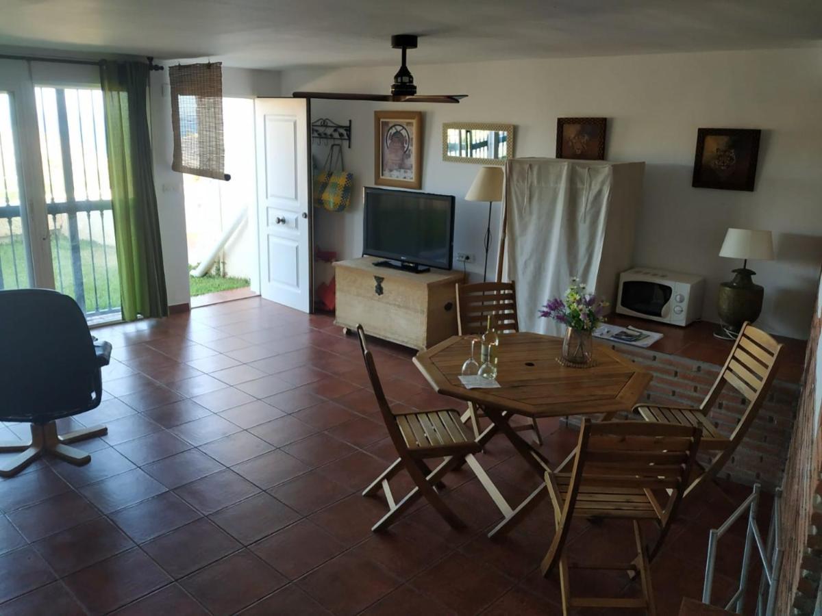 Cosy, Quiet Holiday Flat With Sea View *
