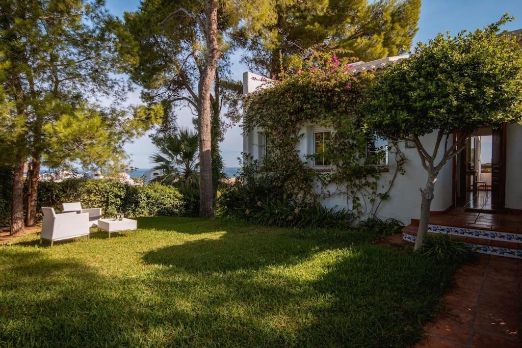 Villa Nuevo: Con Vistas Al Mar En De Lujo Jávea