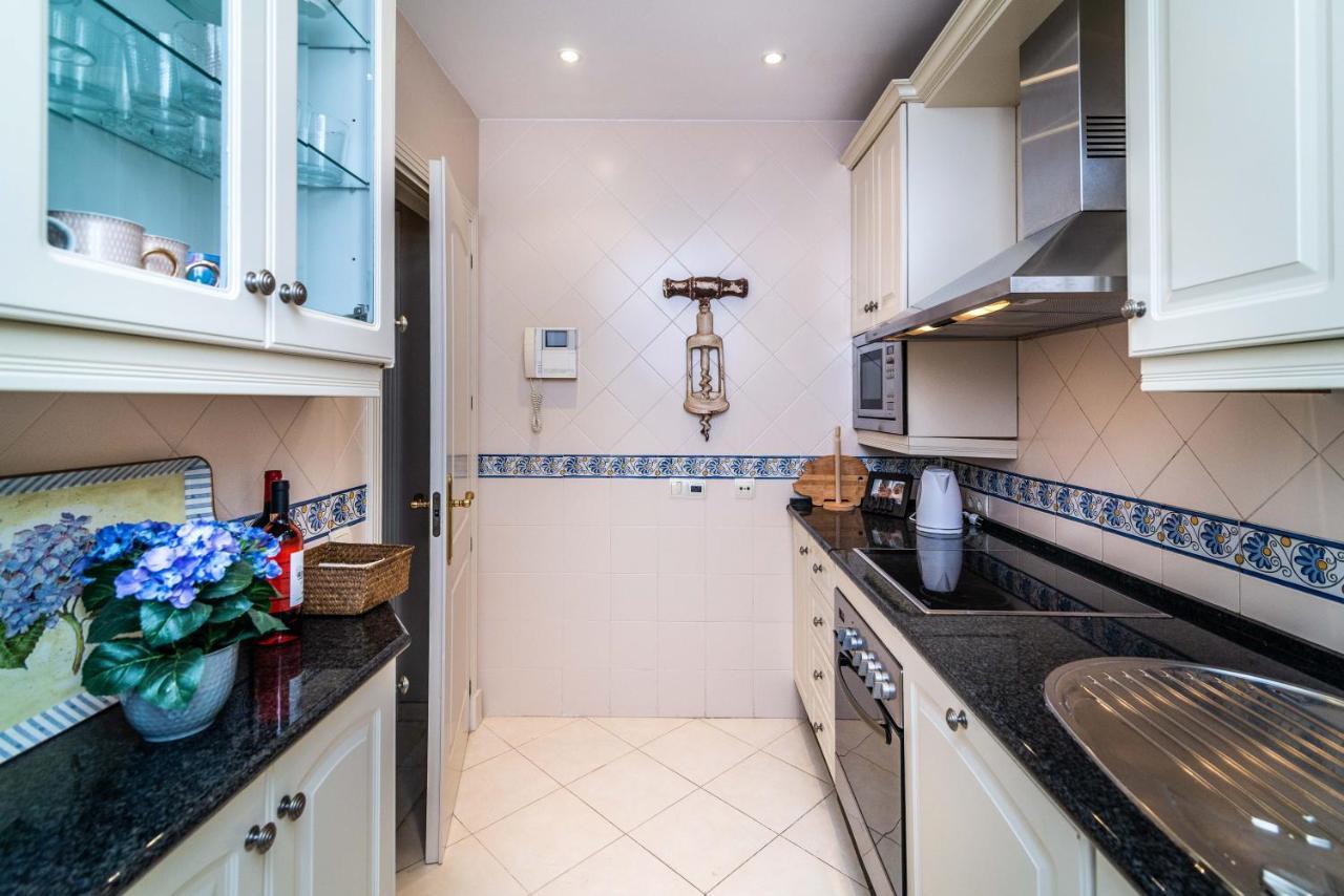 Luxury Spacious Penthouse & Garage 150m To Apartamento