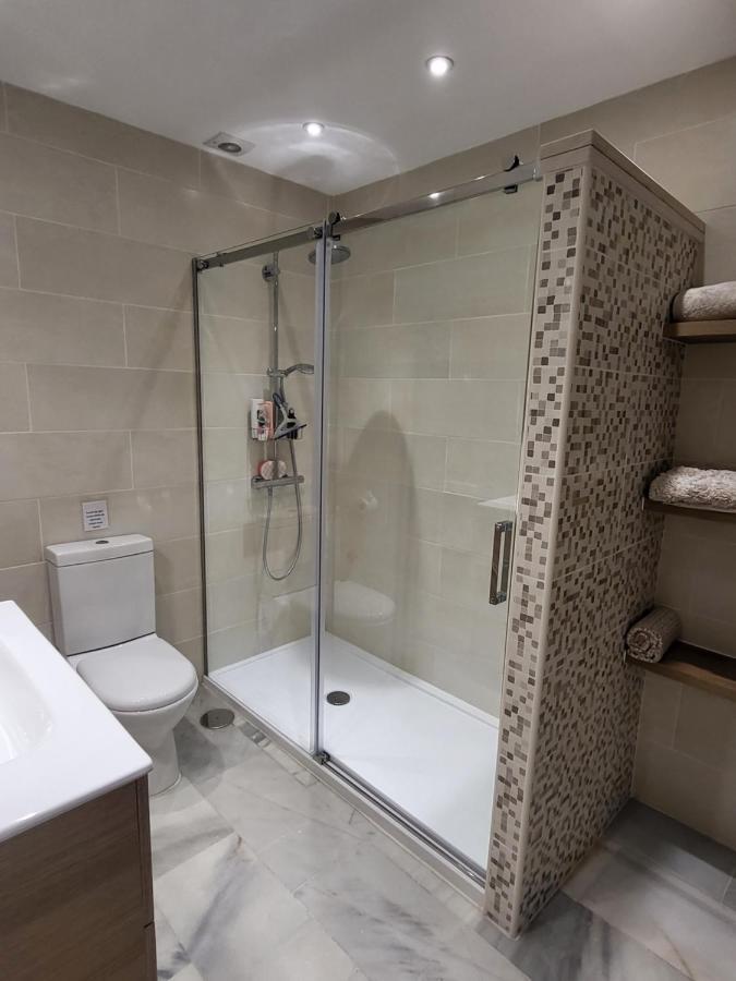 Luxury 4 Bed Townhouse Duquesa With Breathtaking Views Close To Port And Apartamento