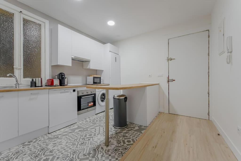 Apartment Modern Apt 6px En La Plaza De Tirso De Molina Madrid