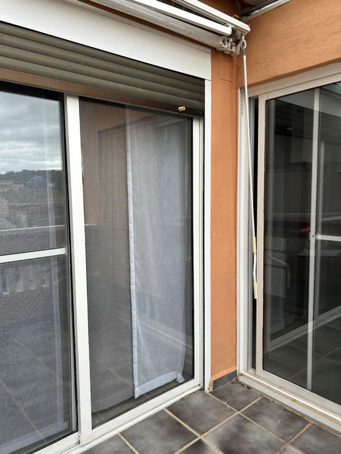 Acogedora Y Moderna Casa En Pueblo *