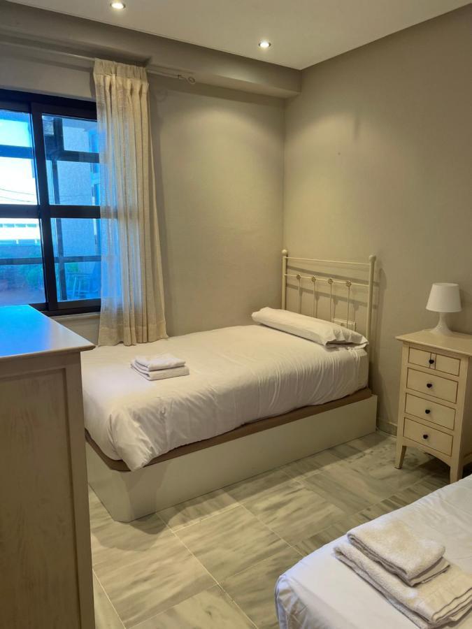 Apartment Atico Primera Linea De Playa. *