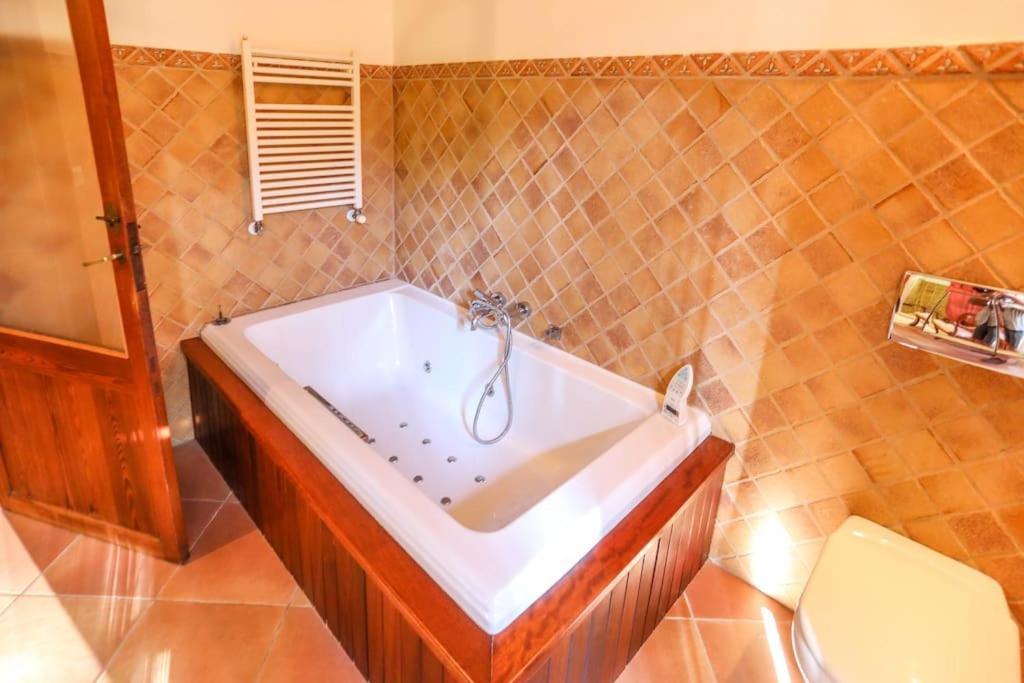 Massana, Excelentes Vacaciones Con Piscina Villa *