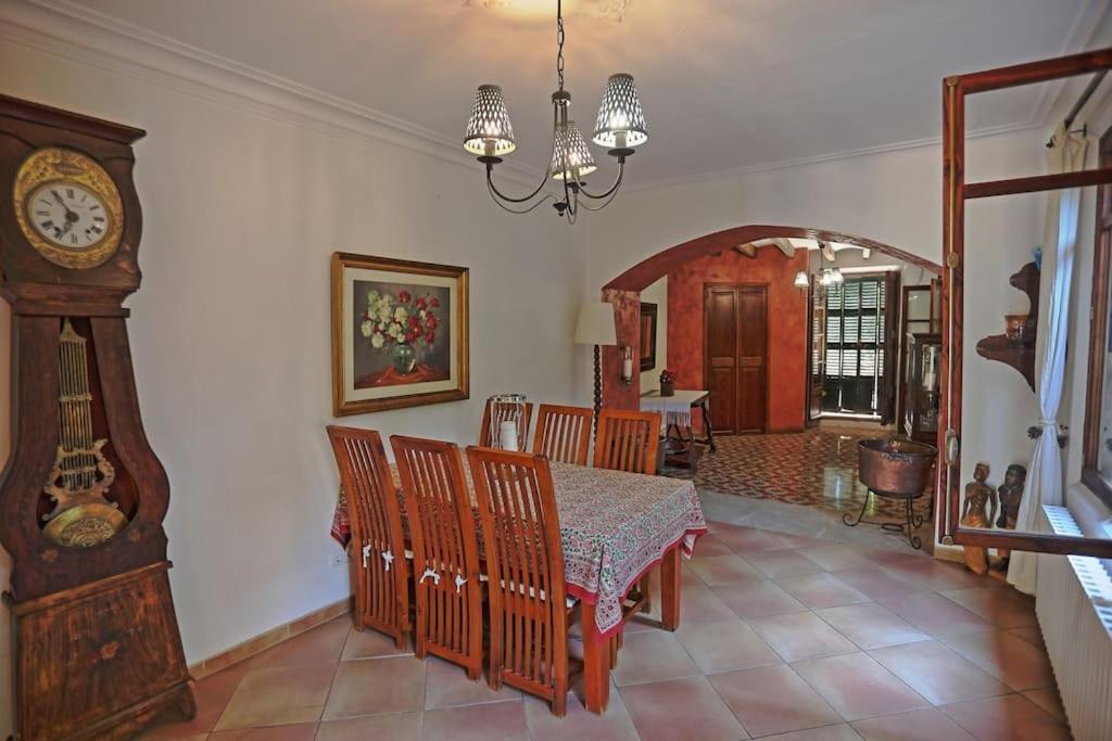 Massana, Excelentes Vacaciones Con Piscina Villa Soller